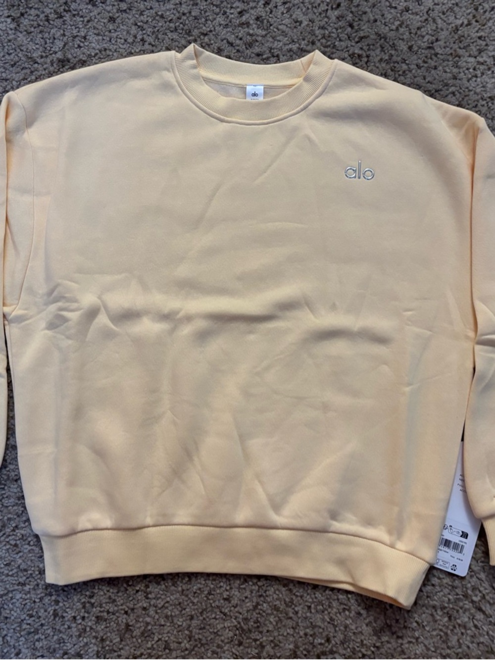 Alo Crewneck Sweatshirt in Candlelight Yellow Size Small NWT - Picture 3 of 5